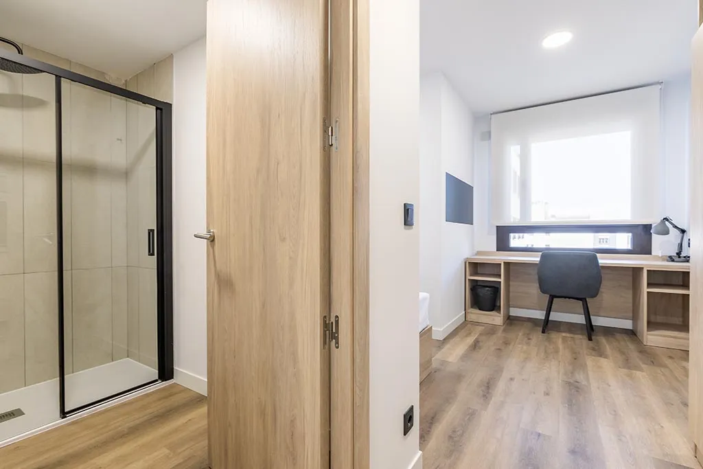 Extra Single in Madrid
