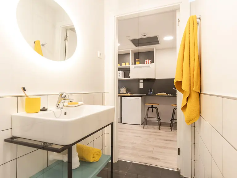 Individual baño compartido in Barcelona 2